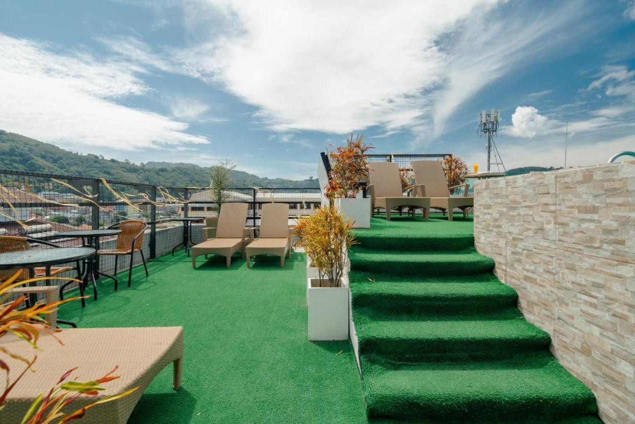 ป่าตองบุรี รีสอร์ต โฮเต็ล 3* Patong